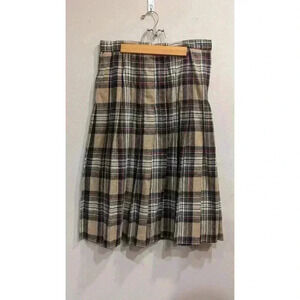 Women's below the knee pleated plaid skirt VINTAGE 1970s/1980s style in size 10